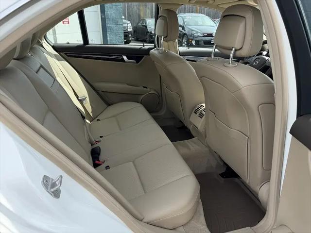 2013 Mercedes-Benz C-CLASS C 300 Luxury 4MATIC