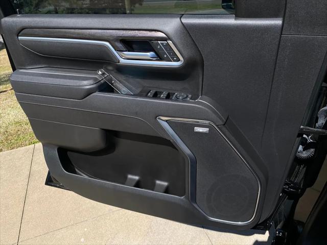 2025 Chevrolet Silverado 2500HD 4WD Crew Cab Standard Bed LTZ