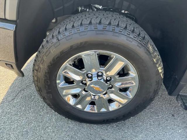 2026 Chevrolet Silverado 2500HD Crew Cab, Standard Bed, High Country, 4WD