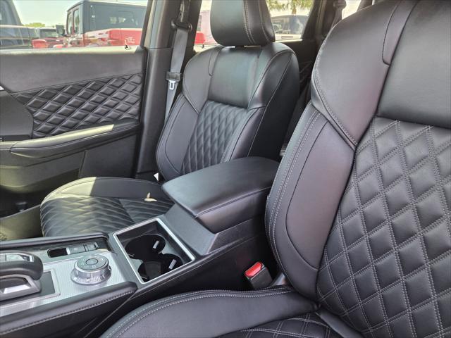 2024 Mitsubishi Outlander PHEV SEL Black Edition