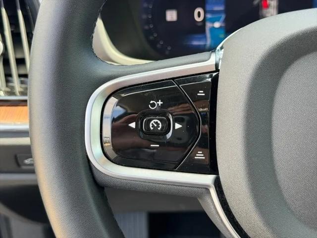 2025 Volvo S60 B5 Plus