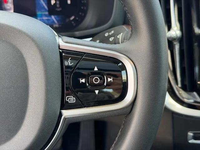 2025 Volvo S60 B5 Plus