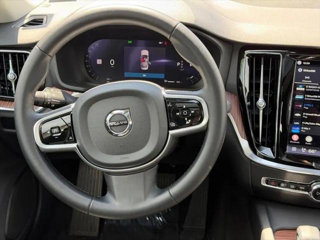 2025 Volvo S60 B5 Plus