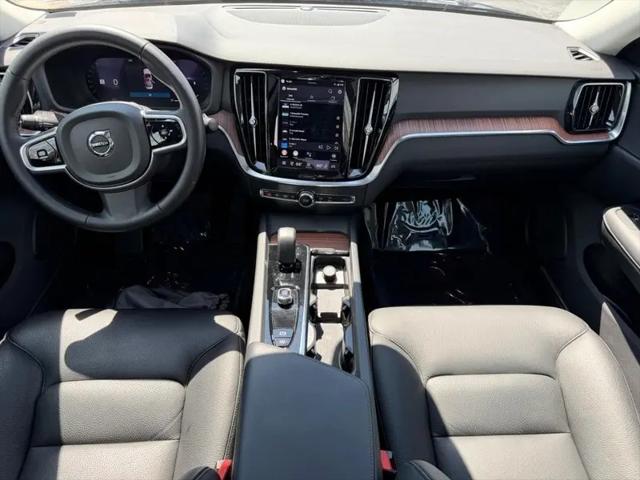 2025 Volvo S60 B5 Plus