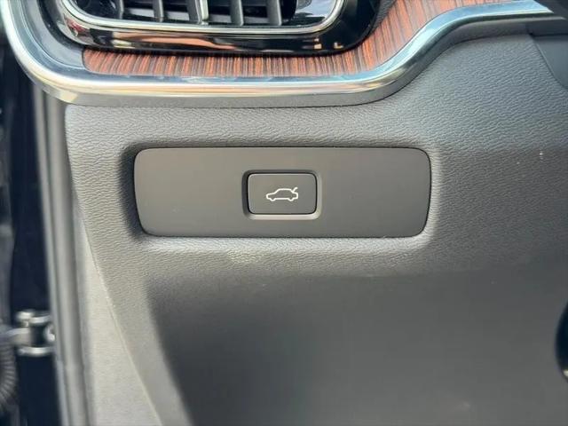 2025 Volvo S60 B5 Plus