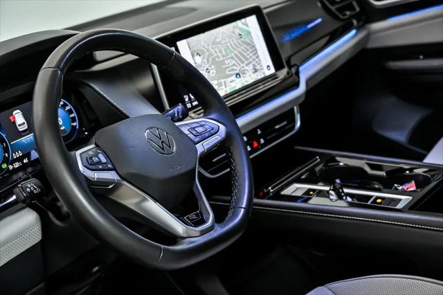 2025 Volkswagen Atlas Cross Sport 2.0T SEL Premium R-Line