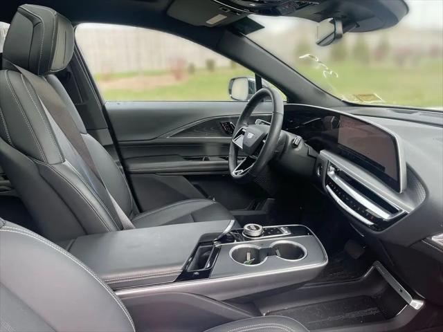 2024 Cadillac iQ Luxury w/1SC