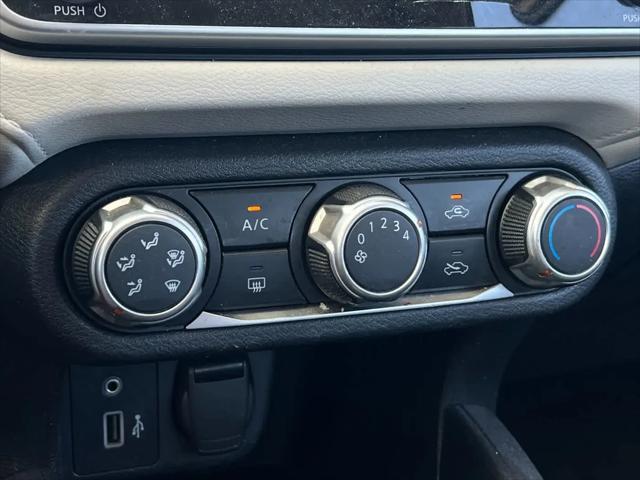 2021 Nissan Versa SV Xtronic CVT
