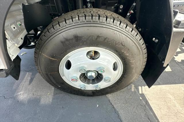 2026 Chevrolet 3500 LCF Gas Unknown