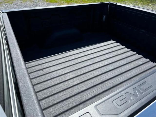2025 GMC Sierra 1500 4WD Crew Cab Short Box AT4