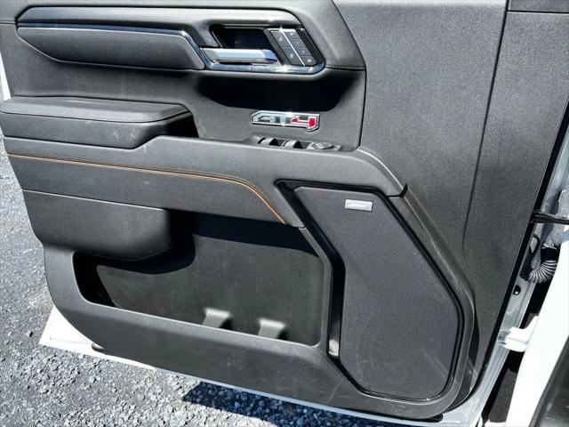 2025 GMC Sierra 1500 4WD Crew Cab Short Box AT4