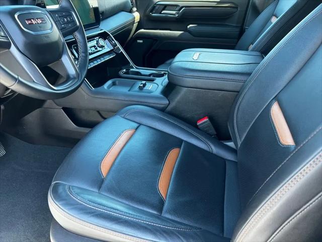 2025 GMC Sierra 2500HD 4WD Crew Cab Standard Bed AT4