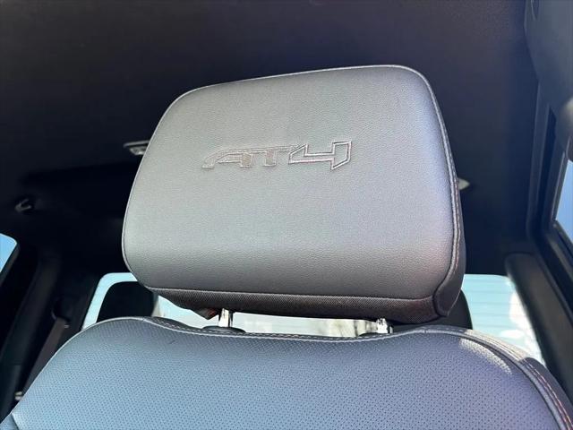 2025 GMC Sierra 2500HD 4WD Crew Cab Standard Bed AT4