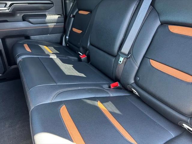 2025 GMC Sierra 2500HD 4WD Crew Cab Standard Bed AT4