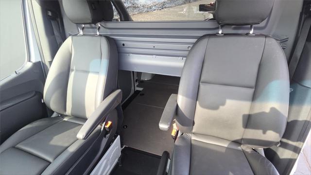 2023 Mercedes-Benz Sprinter 2500 Standard Roof 4-Cyl Diesel HO