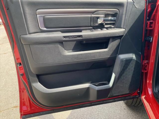2024 Ram 1500 Classic Warlock Quad Cab 4x4 6'4" Box