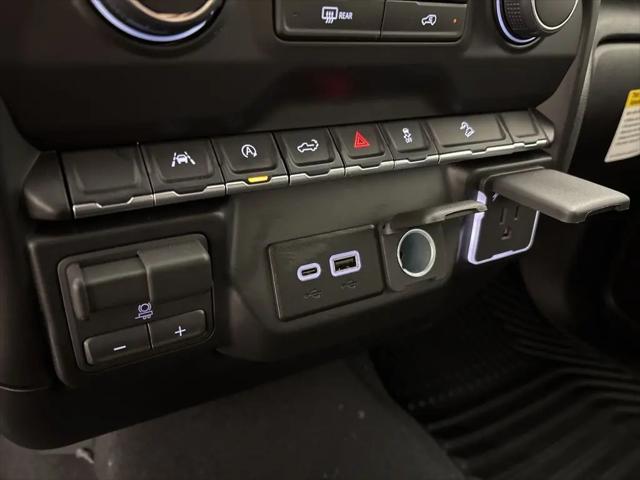 2026 Chevrolet Silverado 1500 4WD Crew Cab Short Bed Custom Trail Boss