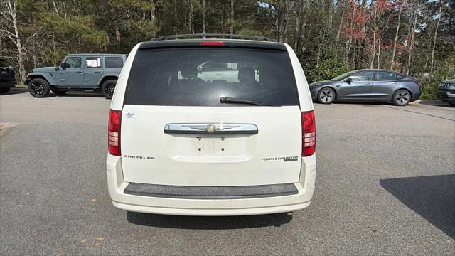 2010 Chrysler Town & Country Touring