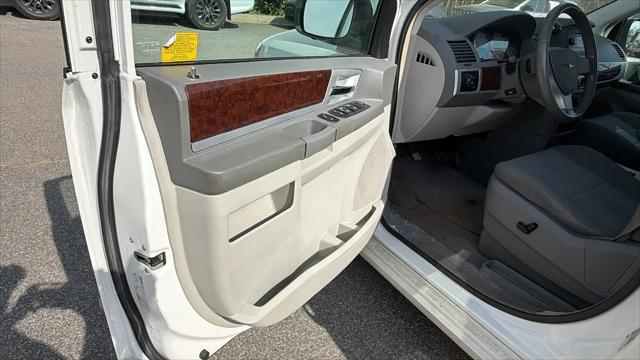 2010 Chrysler Town & Country Touring