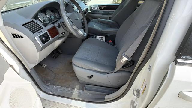 2010 Chrysler Town & Country Touring