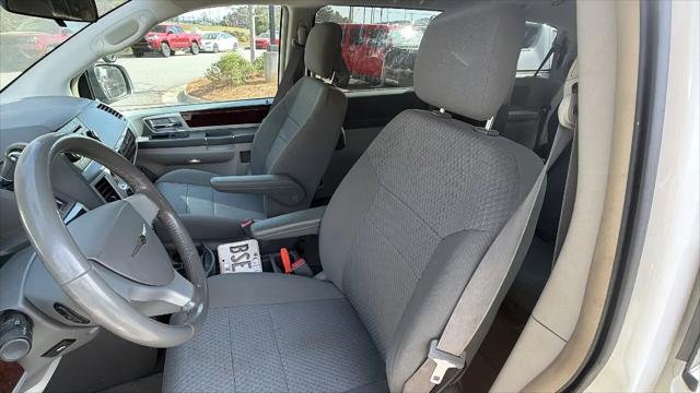 2010 Chrysler Town & Country Touring