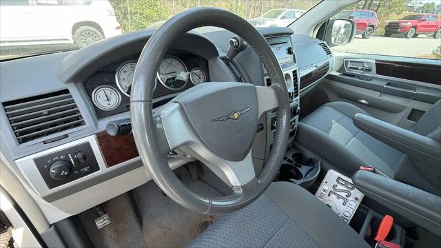 2010 Chrysler Town & Country Touring