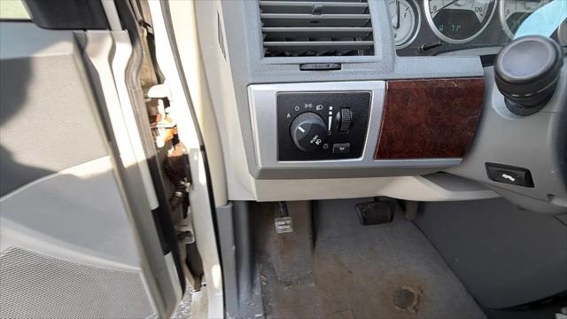 2010 Chrysler Town & Country Touring