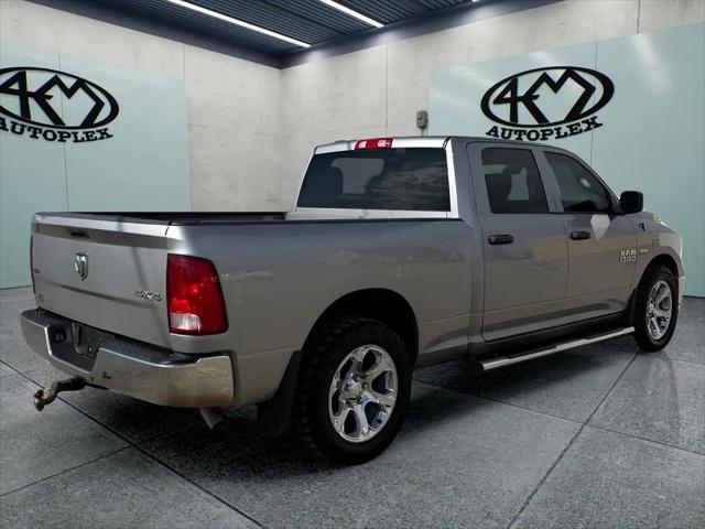 2022 Ram 1500 Classic SLT Crew Cab 4x4 6'4" Box