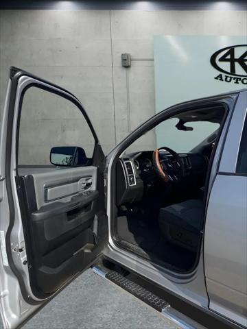 2022 Ram 1500 Classic SLT Crew Cab 4x4 6'4" Box