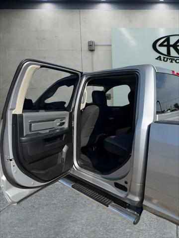 2022 Ram 1500 Classic SLT Crew Cab 4x4 6'4" Box