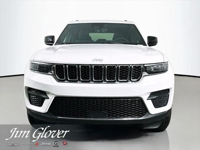 2026 Jeep Grand Cherokee Laredo 4x2