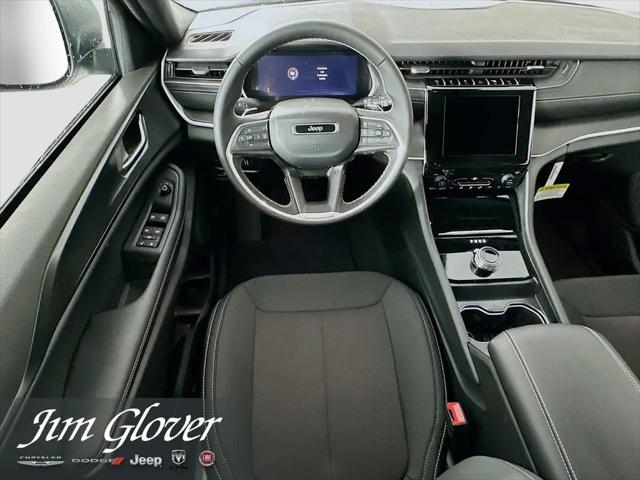 2026 Jeep Grand Cherokee Laredo 4x2