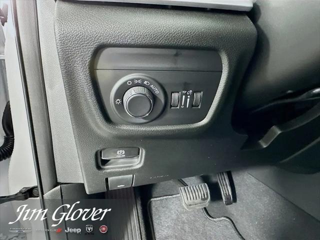 2026 Jeep Grand Cherokee Laredo 4x2