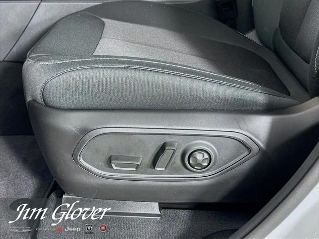 2026 Jeep Grand Cherokee Laredo 4x2