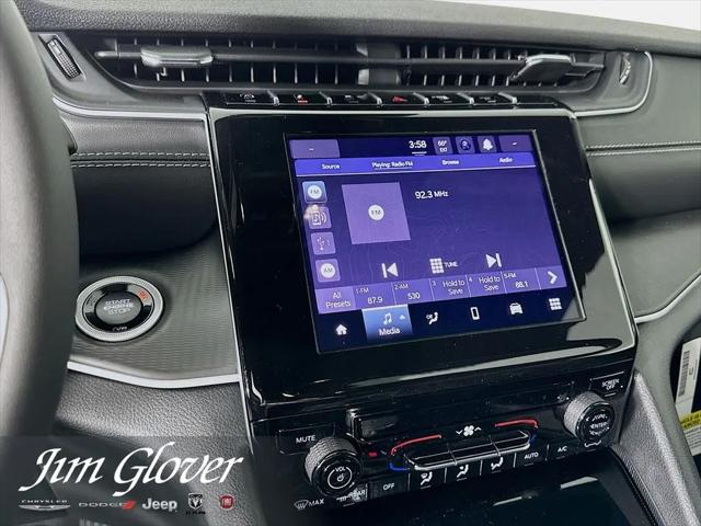 2026 Jeep Grand Cherokee Laredo 4x2