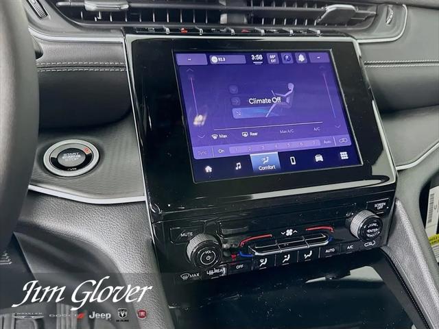 2026 Jeep Grand Cherokee Laredo 4x2