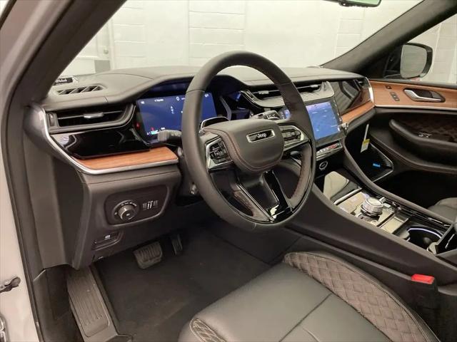 2026 Jeep Grand Cherokee L Summit 4x4
