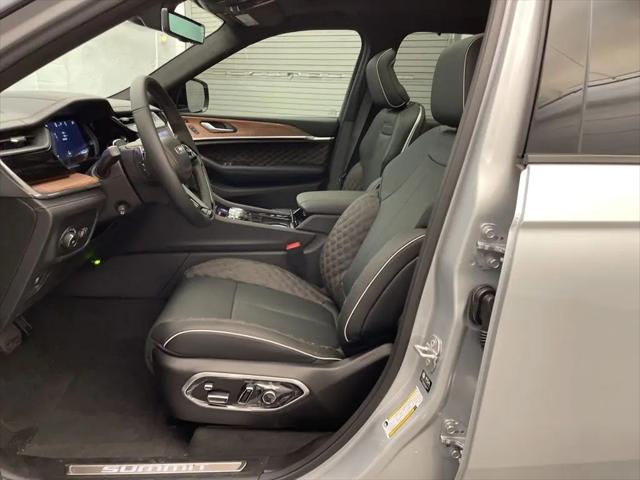 2026 Jeep Grand Cherokee L Summit 4x4