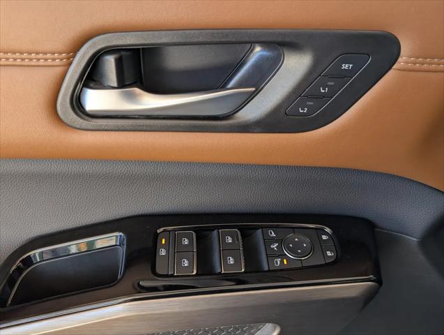 2025 Nissan Pathfinder Platinum 4WD