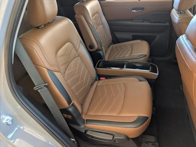 2025 Nissan Pathfinder Platinum 4WD