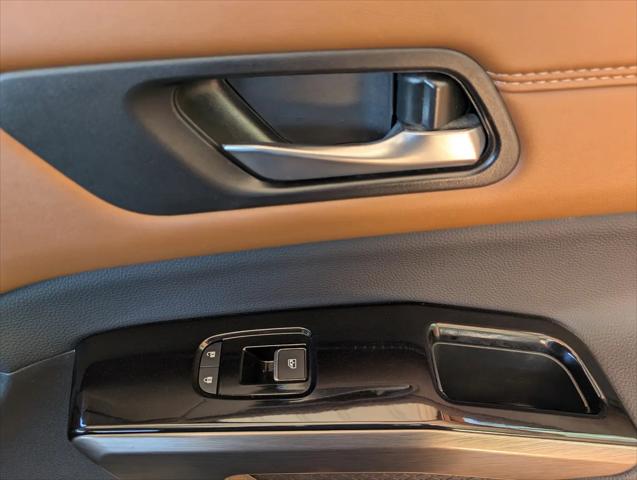 2025 Nissan Pathfinder Platinum 4WD