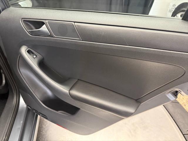 2013 Volkswagen Jetta 2.0L S