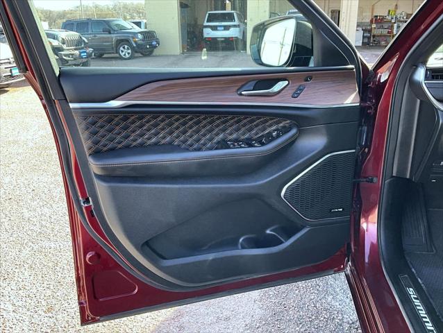 2025 Jeep Grand Cherokee Summit 4x4