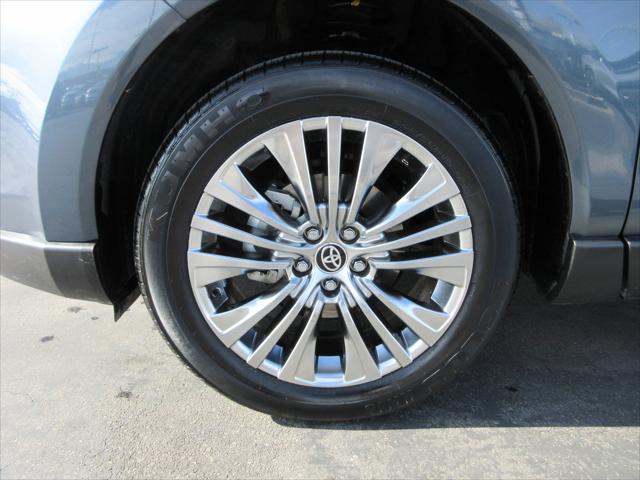 2024 Toyota Venza LE