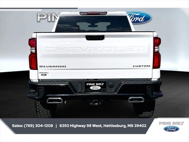 2022 Chevrolet Silverado 1500 4WD Crew Cab Short Bed Custom Trail Boss