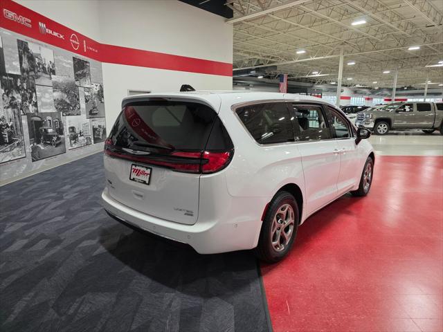 2024 Chrysler Pacifica Limited AWD