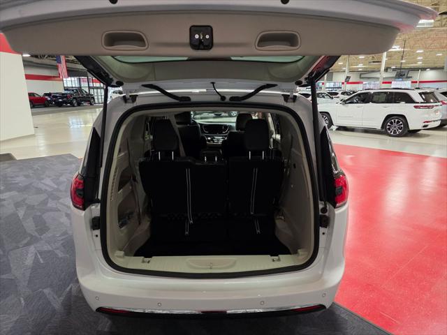 2024 Chrysler Pacifica Limited AWD