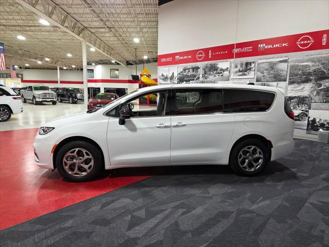 2024 Chrysler Pacifica Limited AWD