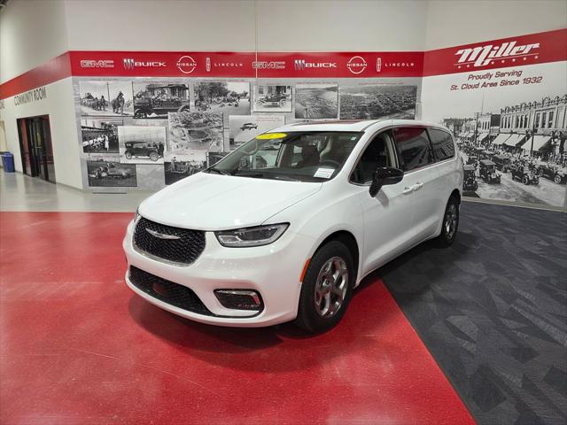 2024 Chrysler Pacifica Limited AWD