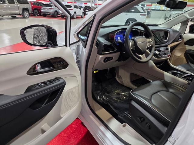 2024 Chrysler Pacifica Limited AWD
